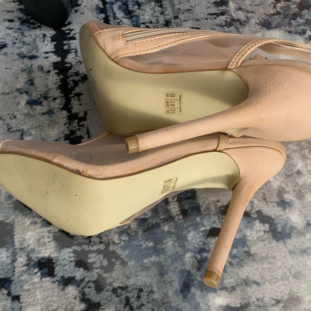 Shoes - Picture 3 of 9